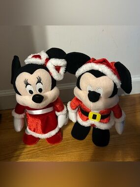Minnie and Mickey Mouse Christmas Plush Animated